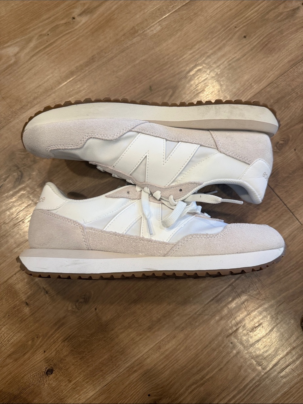 Men’s New Balance Sneaker - Picture 3 of 11